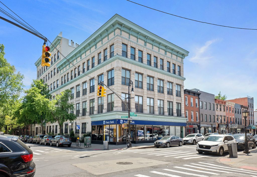 ABSOLUTE NNN PONCE BANK