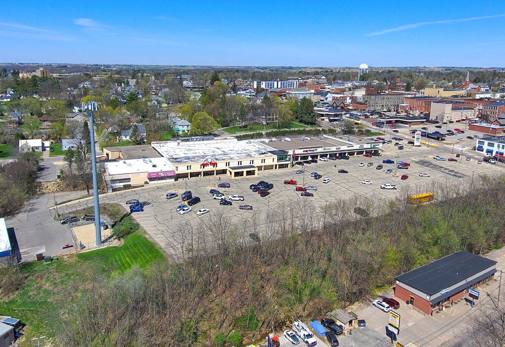 PIGGLY WIGGLY ANCHORED CENTER