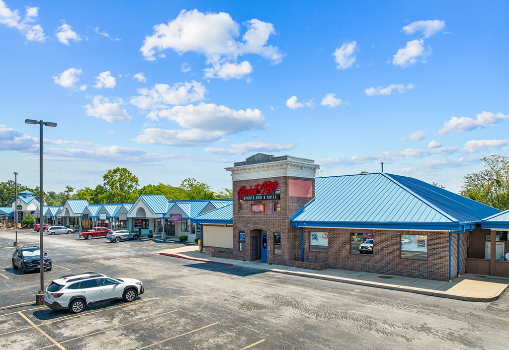 THE FALLS PARKWAY SHOPPING CENTER